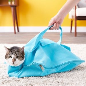 Cat carrier/grooming bag